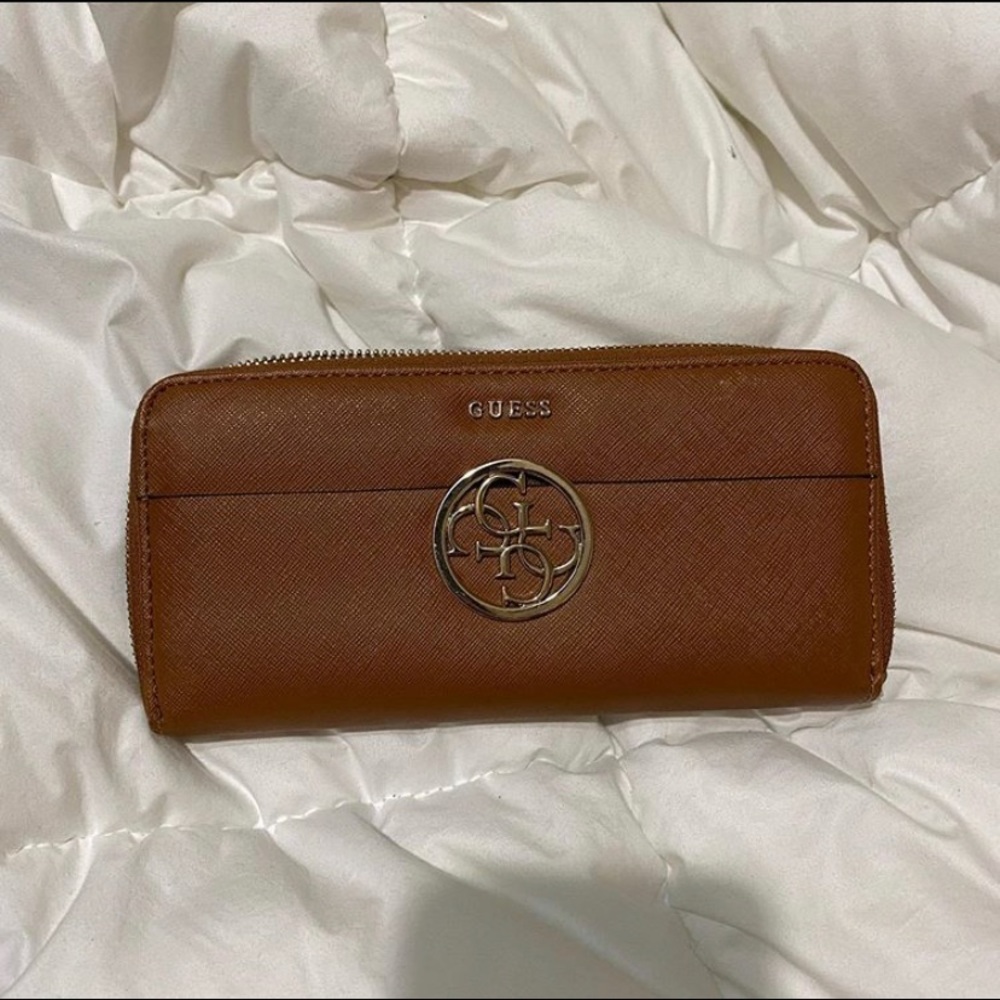 Guess wallet